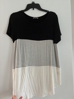 Flamingo Urban Black, Gray & White Colorblock Short Sleeve Top